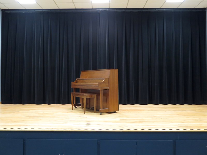 piano, center stage